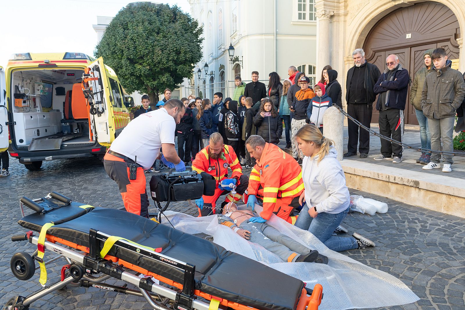 Pénteken délelőtt kezdődnek az újraélesztés világnapjához kapcsolódó programok a Városház téren